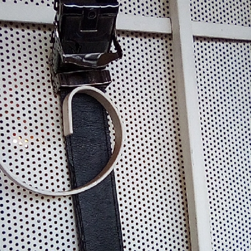 Men's  Size 36 Waist Belt With Silver Dolphin Brass Buckle.